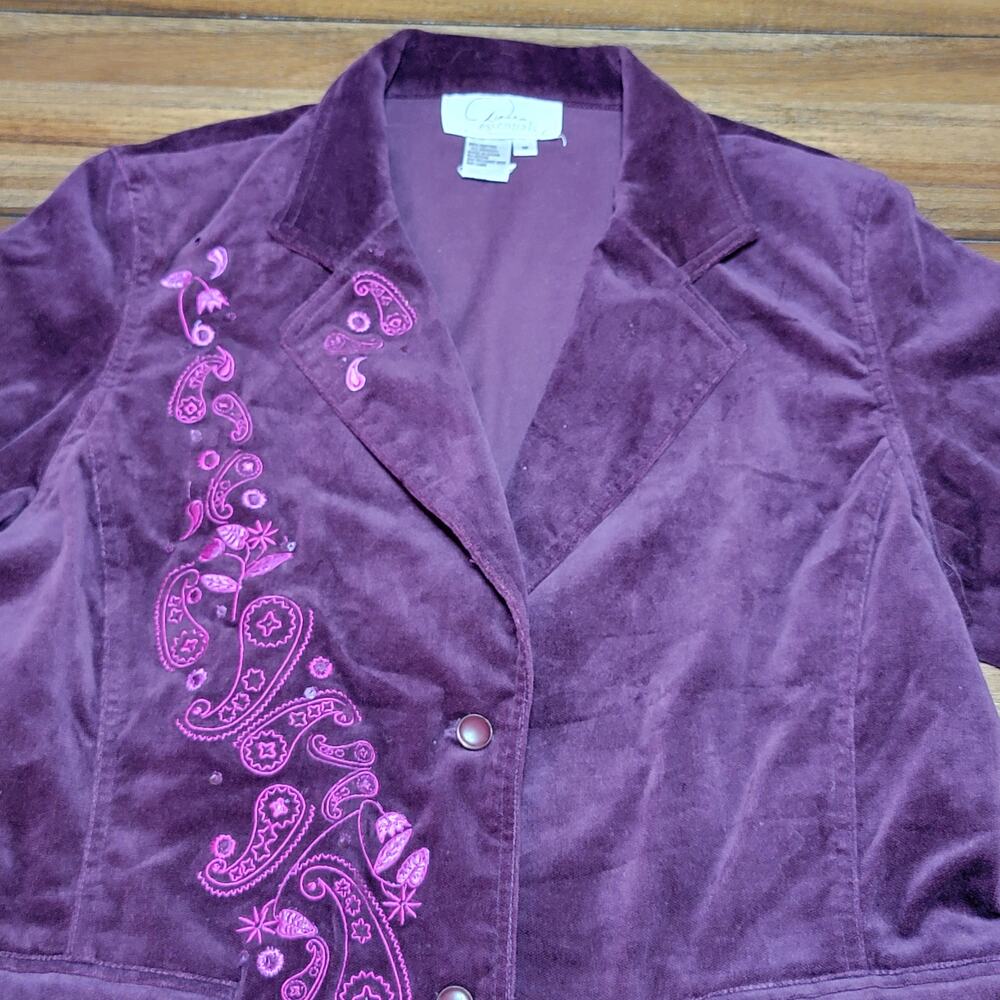 Diane's Essentials Purple 2-Button Velvet Blazer w/ Embroidery - Size Medium - Picture 2 of 5